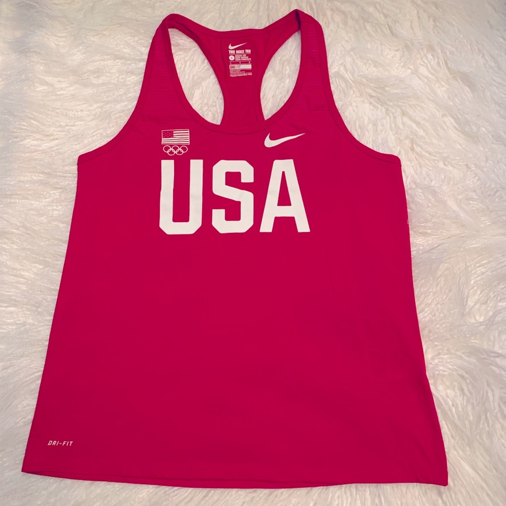 Like New! Nike Dri Fit athletic cut tee